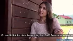 play Euro Babe Talia Mint escolhida para uma foda dura ao ar livre e garganta profunda intensa