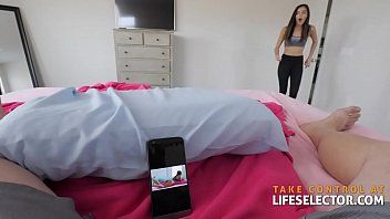 play Follar a un coño adolescente le gusta correr en Fiesta follando bien