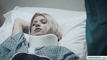 play Xnxx-films met zwarten met vergrote penis geneukt door een dokter die zijn patiënten neukt
