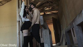 play المهانة الجنسية المنحرفة تلميذة