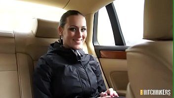 play Chicas con hermosos traseros hacen el amor en autos de lujo