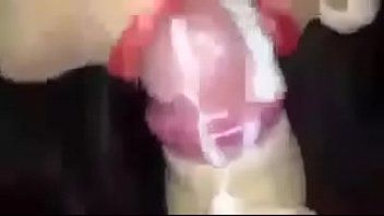 play أفلام Xnxx مع فتيات معلقين على الجمهور ويتم خلع ملابسهن ومضايقتهن عند النوم