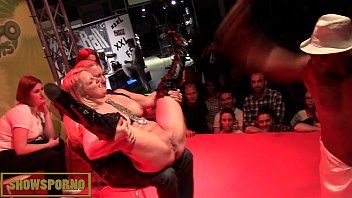 play Gimnasio y disparos xxx folla instructores de fitness