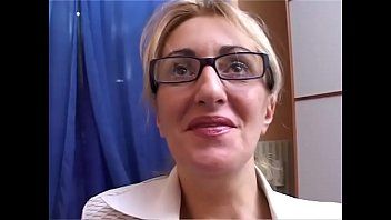 play هذا هو ما تبدو عليه كس المرأة الناضجة الفائقة في السرير xxx xxx