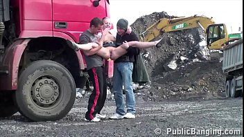 play الأفلام الإباحية مع شقراء cumshots اخترقت من قبل اثنين من الرماة xxx