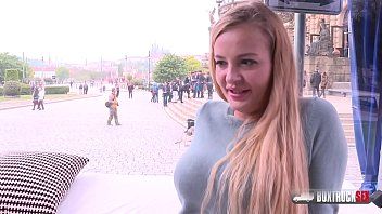 play candy alexa a blonde with big tits penetrated by an old man