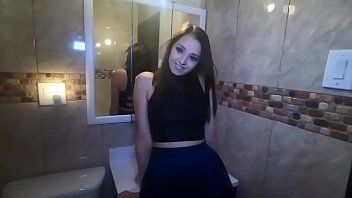play Cel mai pervers film pentru adulti porno brunete sug penisul