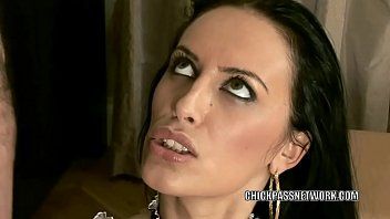 play XXX باللغة الرومانية مع امرأة سمراء فرنسية وإسباني