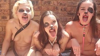 play Tre donne nude si leccano