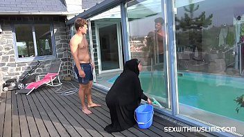 play Films porno avec des poulets noirs ayant des relations sexuelles avec des Arabes