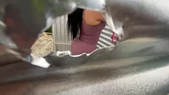play Peeping dans le vestiaire de la plage - Amateur latina avec un cul énorme en lingerie