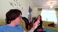 play Nena curvilínea en el Reino Unido engañada en la sesión caliente de la gran polla titty follando